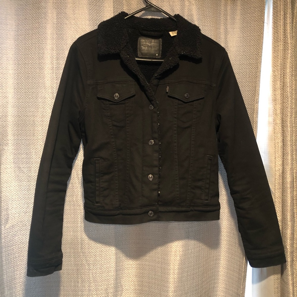 All black Levi’s Sherpa lined Denim Jacket